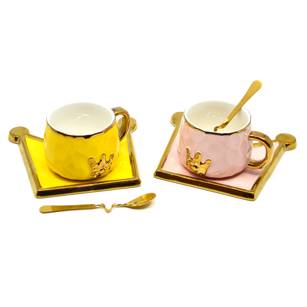 Set of crown mugs